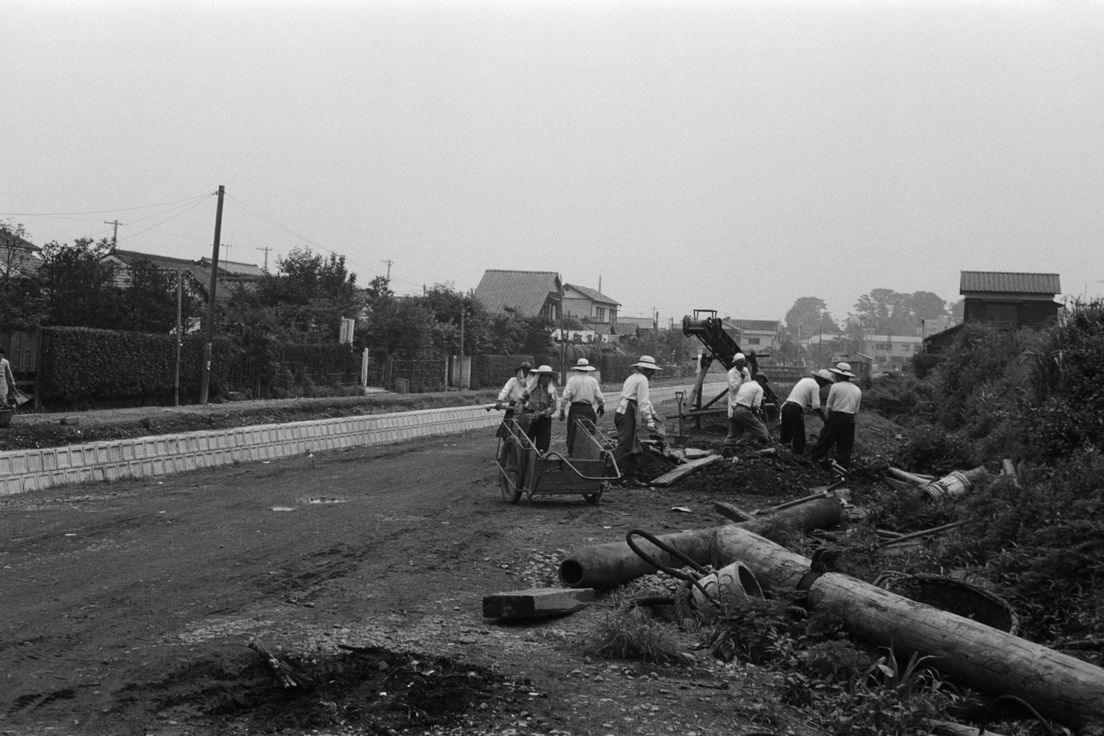 道路拡幅工事か？