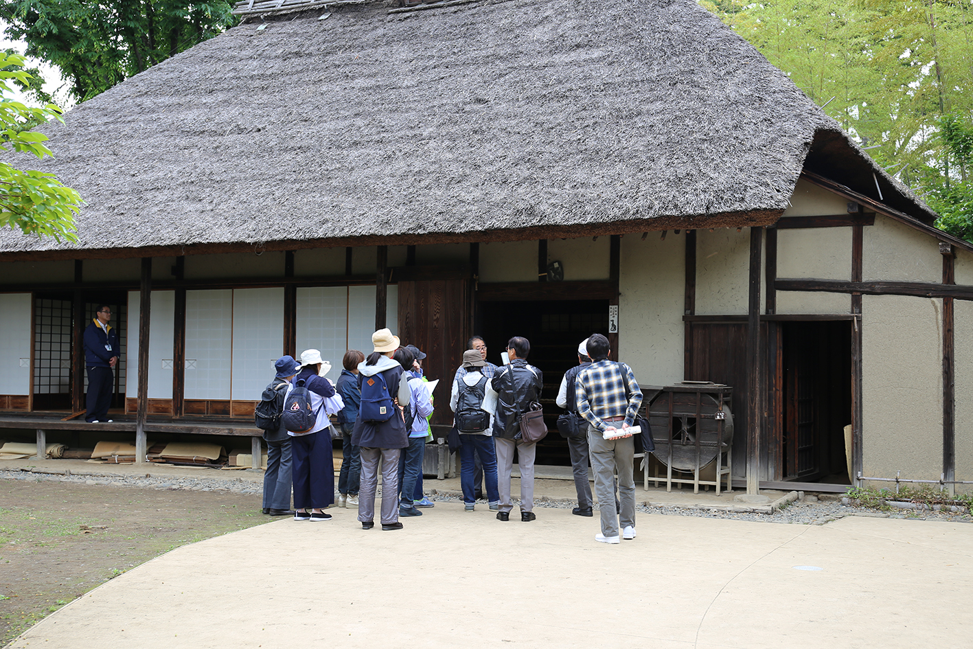 2017年　旧加藤家住宅主屋の前にて